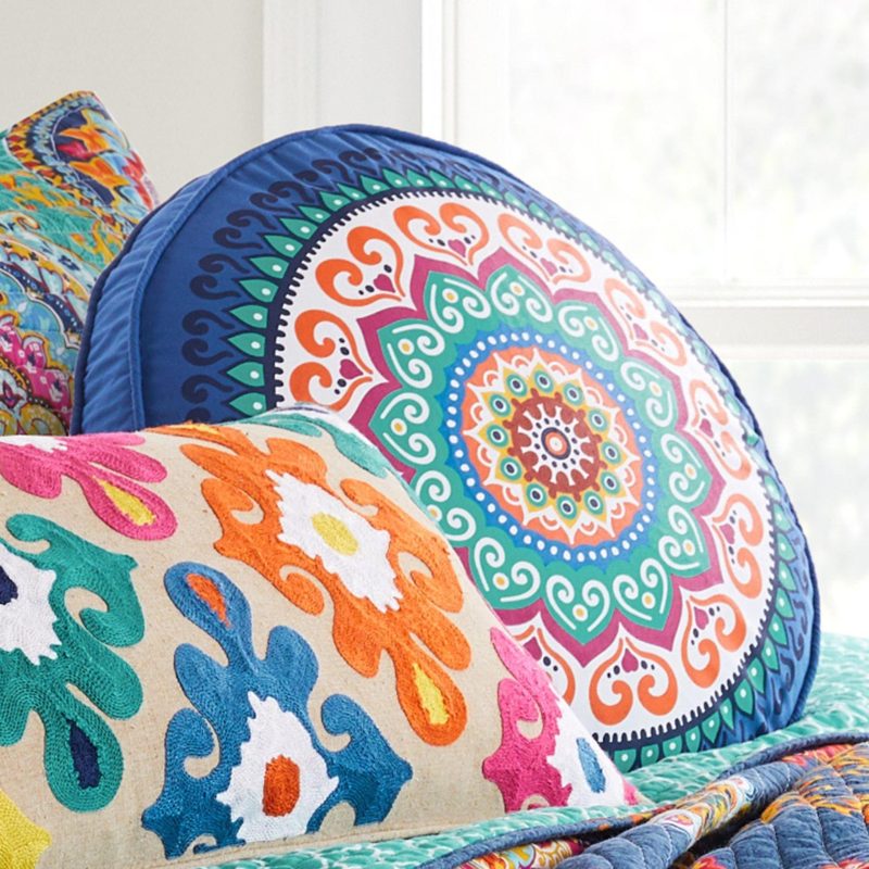 Bedding | Fantasia Round Medallion Pillow Bedding Bedding